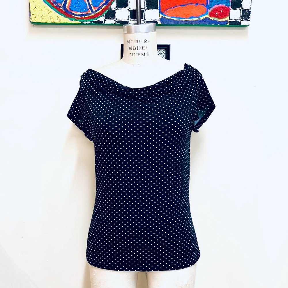 T62 Rafaella Black White Scoop Neck Top